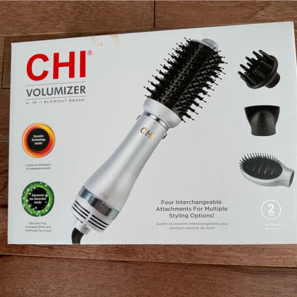 CHI  4-in-1 Blowout Brush - Silver